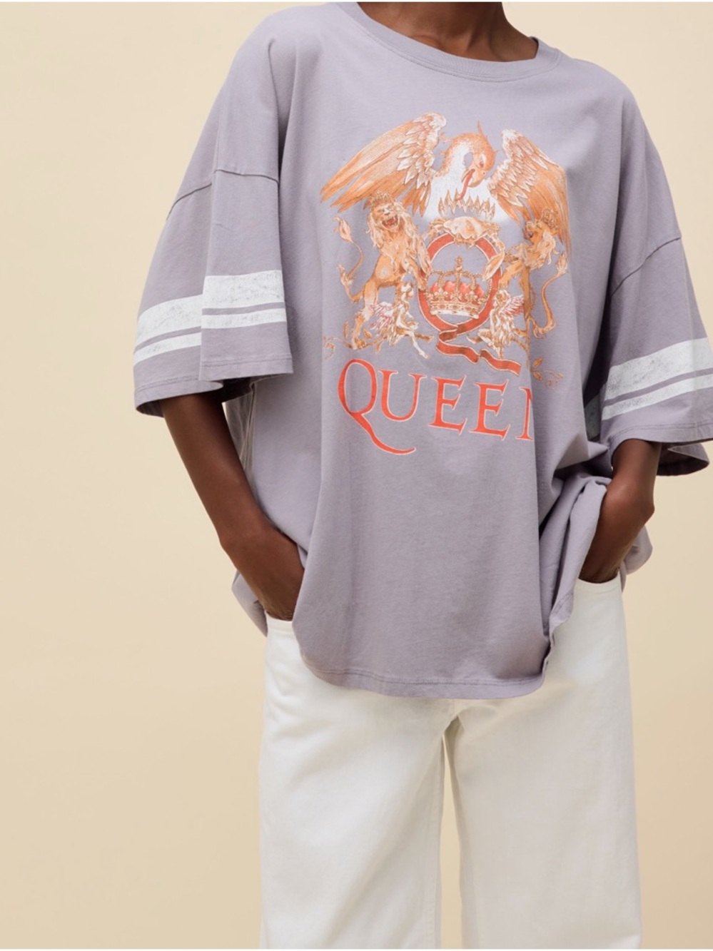 Queen Tee - Picture 3 of 4